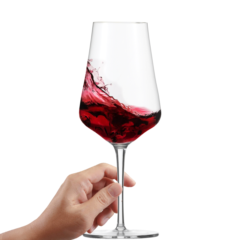 Fine Rotweinglas liegt perfekt in der Hand