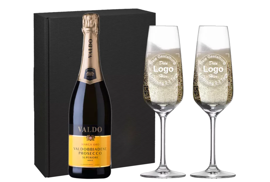 Set aus Sektgläsern und Prosecco